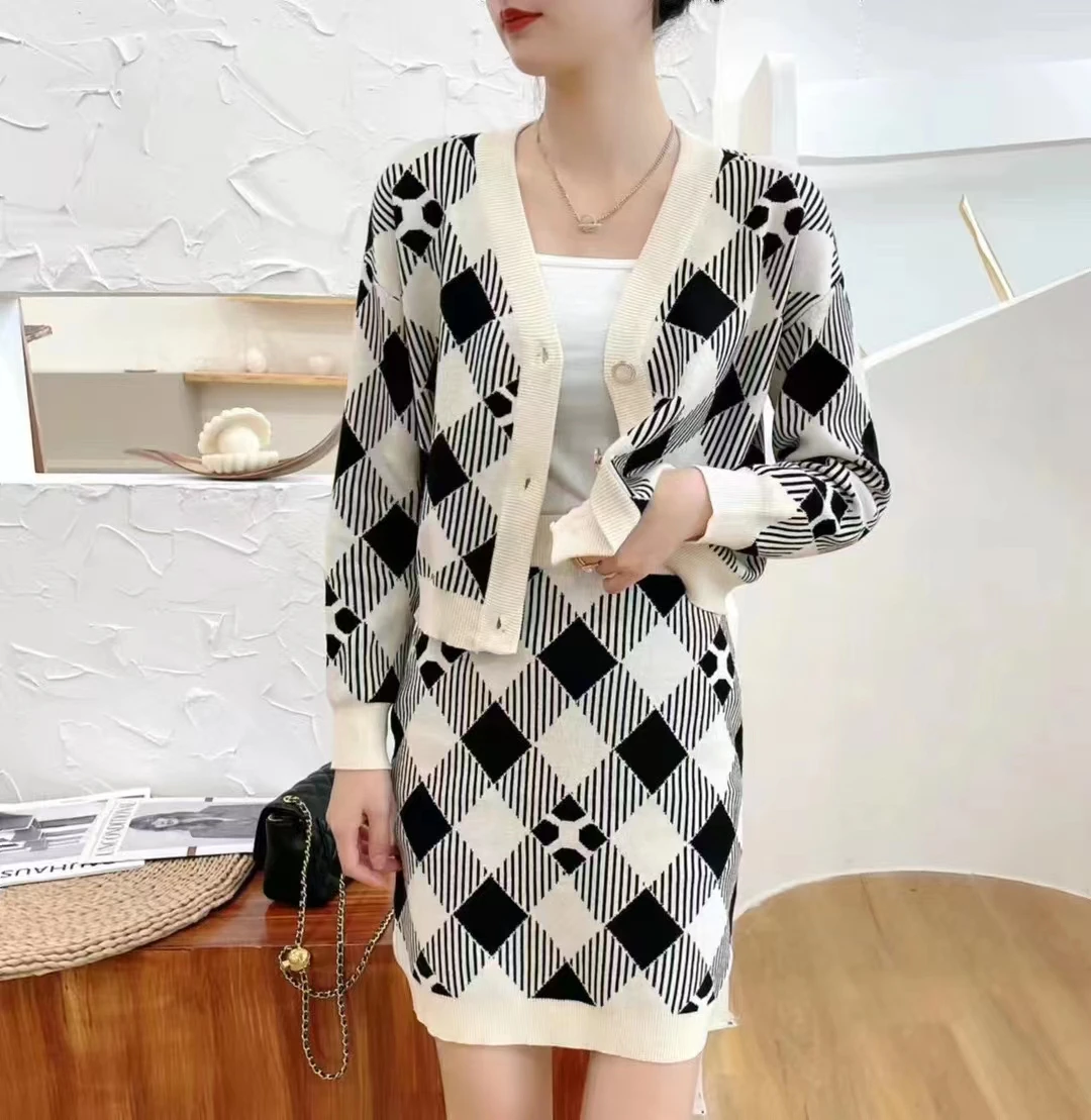 

Autumn Women's Knitted Suit 2023 New Korean Elegant Fashion Long Sleeve Sweater Coat And Mini Skirts Casual Two Piece Set
