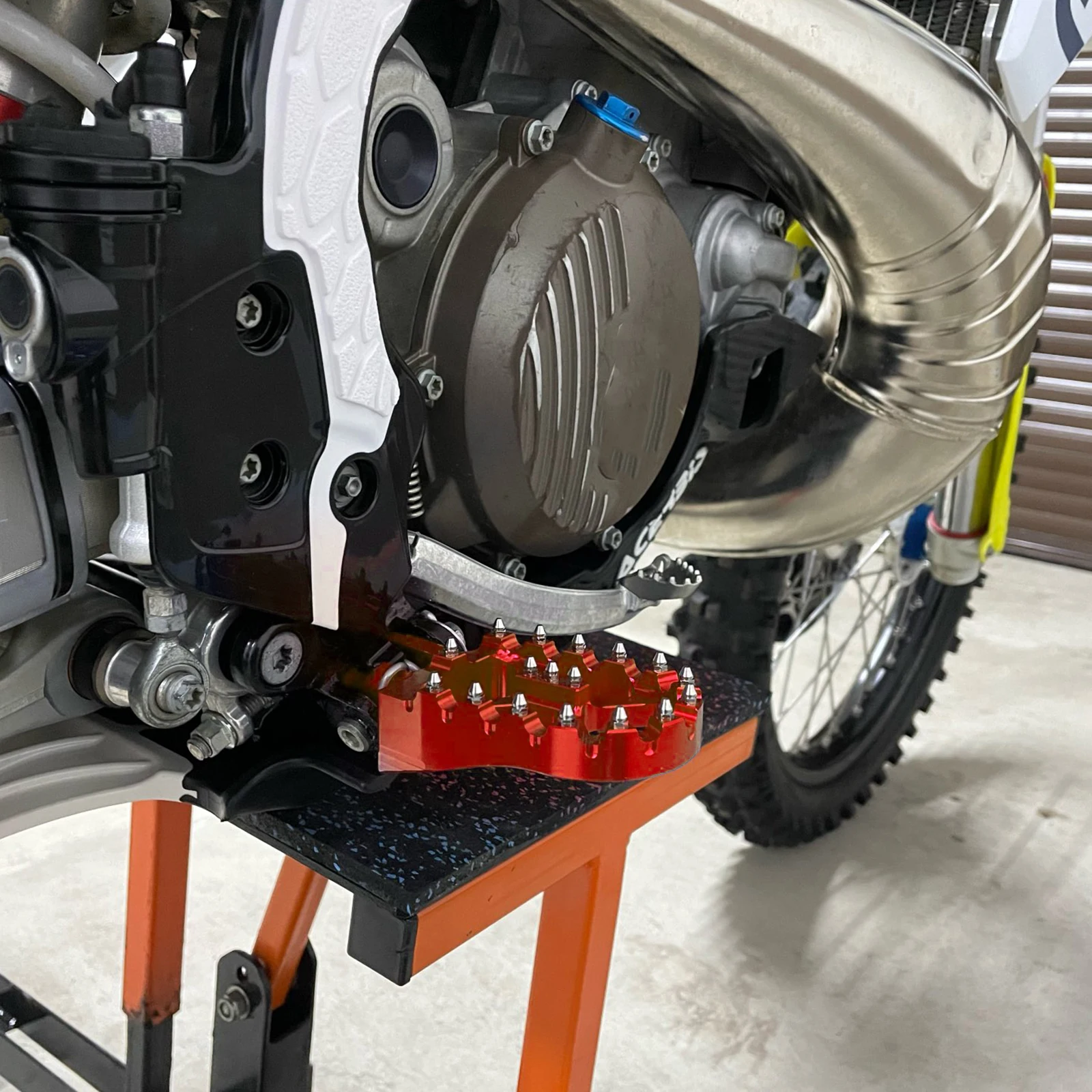 NICECNC Für KTM EXC 300 250 XCW EXCF 450 350 2023 SX 125 SXF 450 2022 2021 Husqvarna TE 300 GasGas EC 300 Fußrasten Fußrasten Kit – Detail 10