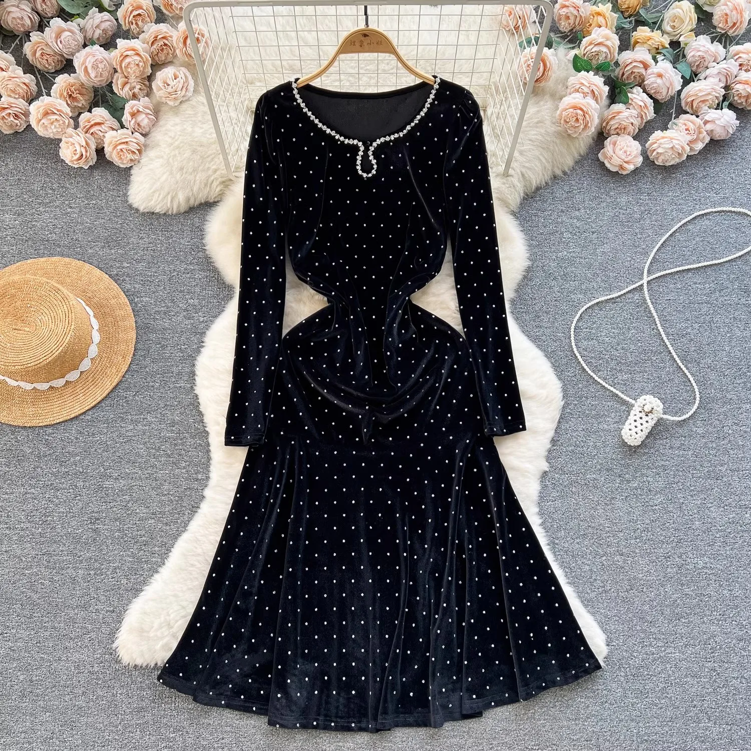 

Fashion Designer Spring Autumen Women Velvet Casual Beading French O Neck Long Sleeve Party Office Evening Mermaid Dresses