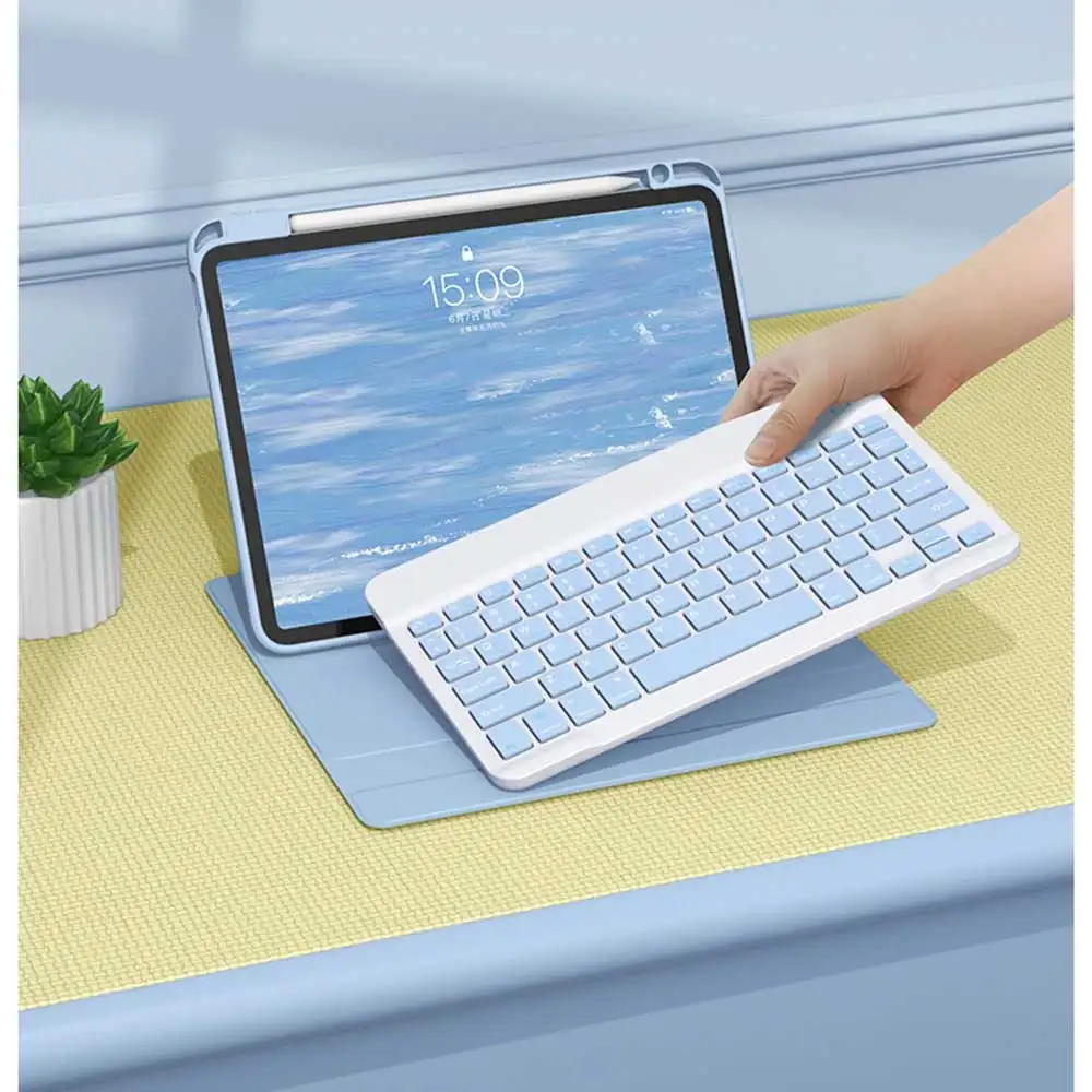 Premium Magnetic Keyboard Case with Transparent Cover and Mouse
