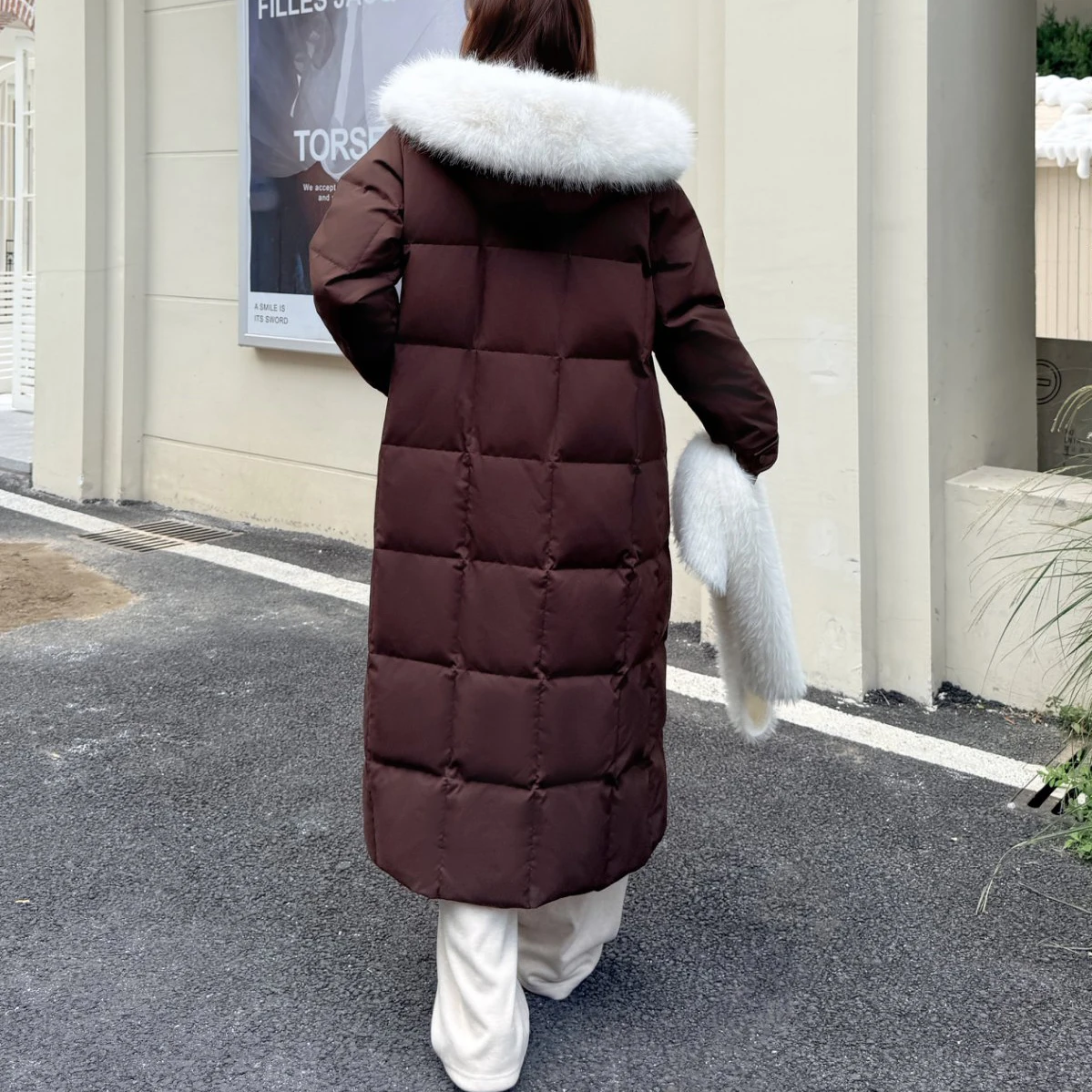 XXXXL Fashion Plus Size Women 90 White Duck Down Coat Premium Commuting Winter Long Down Jacket With Large Fur Collar 9039