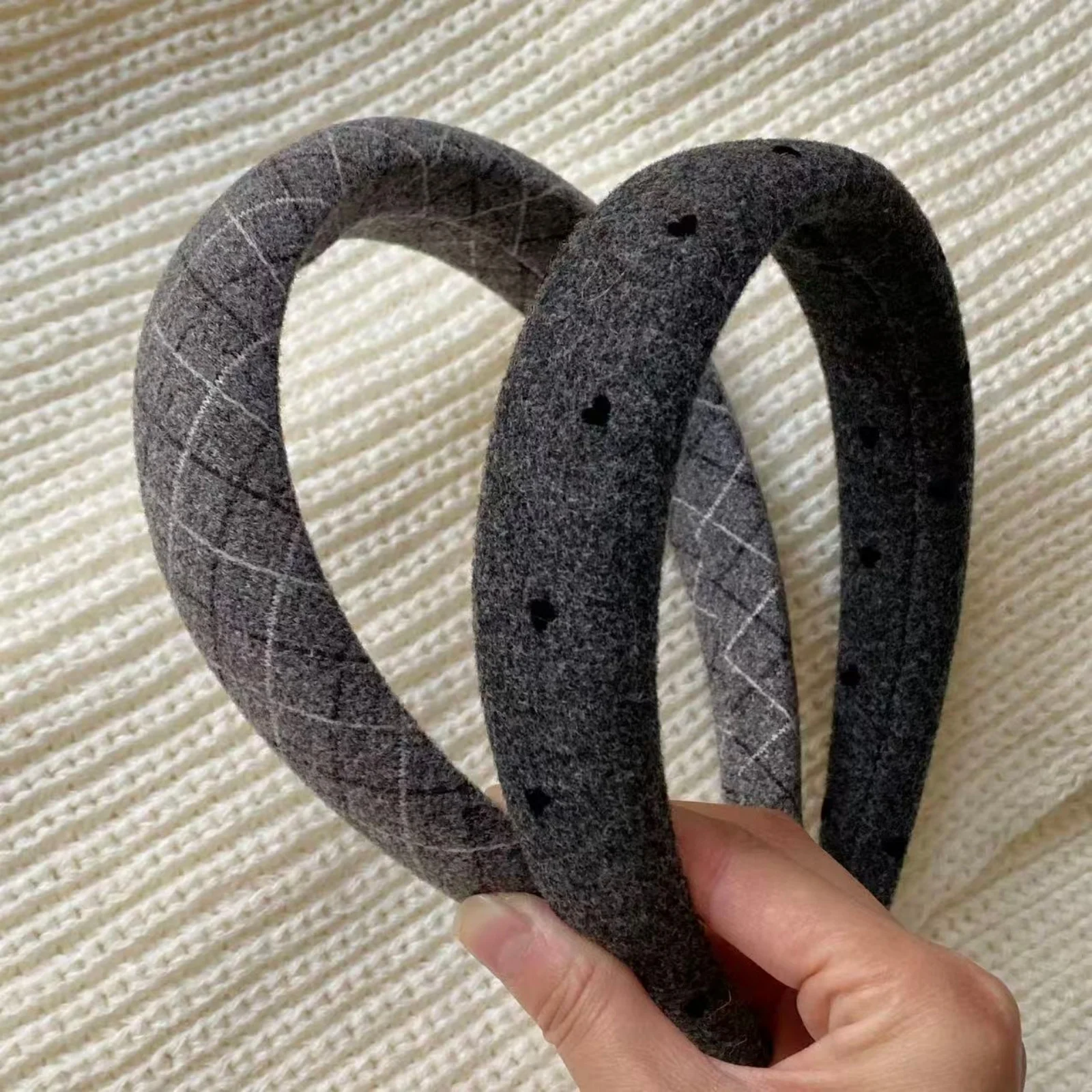 1PC Autumn Winter Gray Headbands, Woolen Heart & Plaid Pattern Hair Bands For Women, Wide Soft Non-Slip Hair Accessories