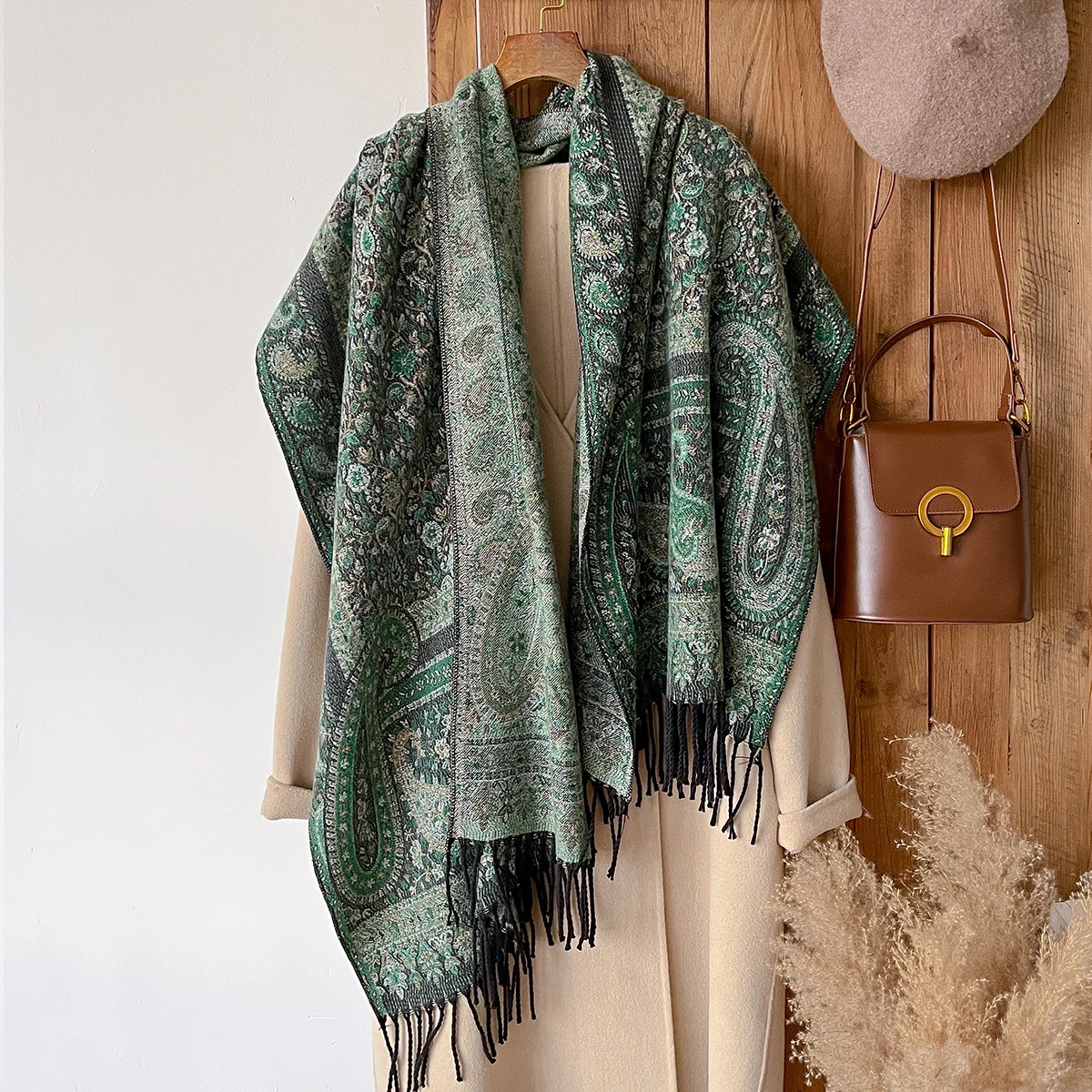 2025 Winter New National Style Tassel Blanket Paisley Design Thick Pashmina Warm Shawl Print Scarf Women Keep Warm Poncho Stoles
