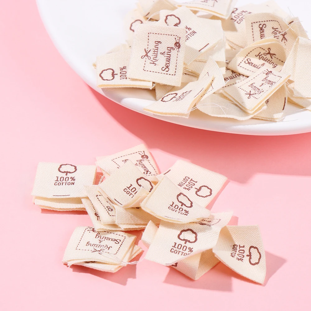 50Pcs Handmade With Love Cloth Garment Labels Knitting Wool Ball Clothing Tags Cartoon Cat Heart Pattern Woven Knitted Supplies