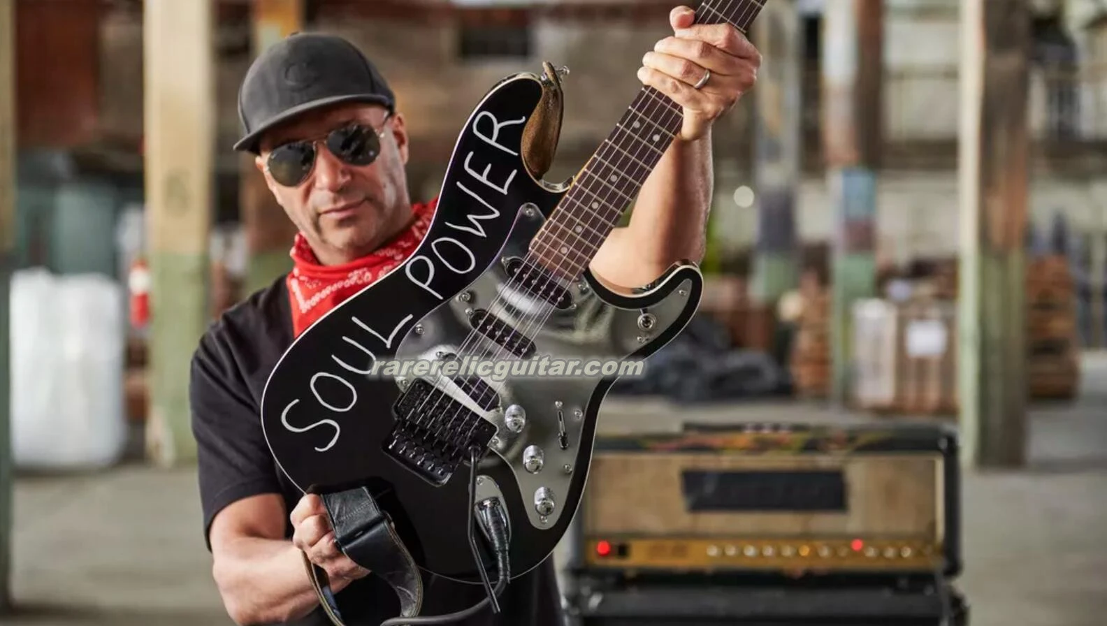 

Tom Morello Soul Power Black Electric Guitar Floyd Rose Tremolo Bridge Locking Nut Chrome Pickguard
