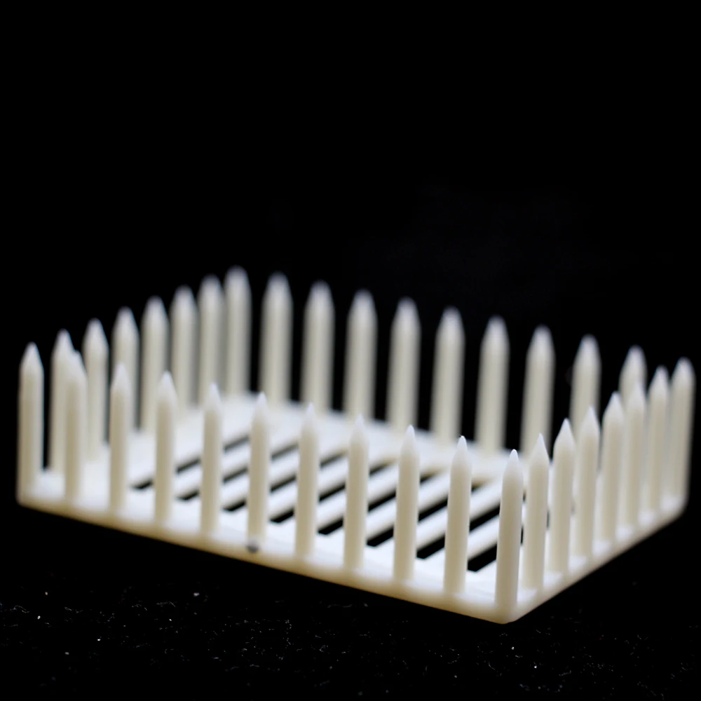 Description Picture 6 of item50PCS Queen Imprison Prisoner Plastic Cage Apis Mellifera Apiary Insert Honeycomb Hive Needle Type Colony Worker Spado Bee Tools
