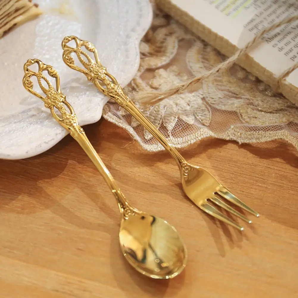 1 Pc European Royal Dessert Spoon Retro Hollow Cake Fruit Fork Embossed Craft Spoon Golden European Stainless Steel Coffee