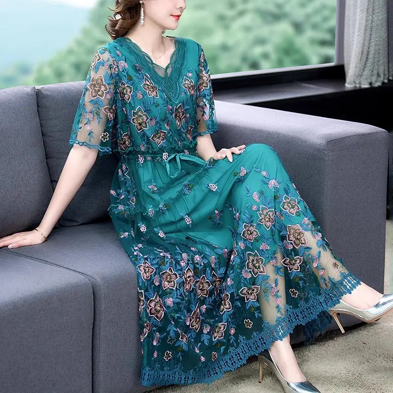 

V-Neck Hot Diamond Embroidery Dress For Women 2023 Summer Loose And Slim Style Noble Mom Autumn Dress Elegant Mesh Vestido Z2120