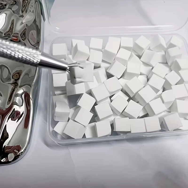 CALIYI 100/200개 미니 사각 메이크업 스펀지 (스크래핑 도구 포함) 컨실러, 리퀴드 파운데이션, 파우더용, 습식 및 건식 메이크업 퍼프