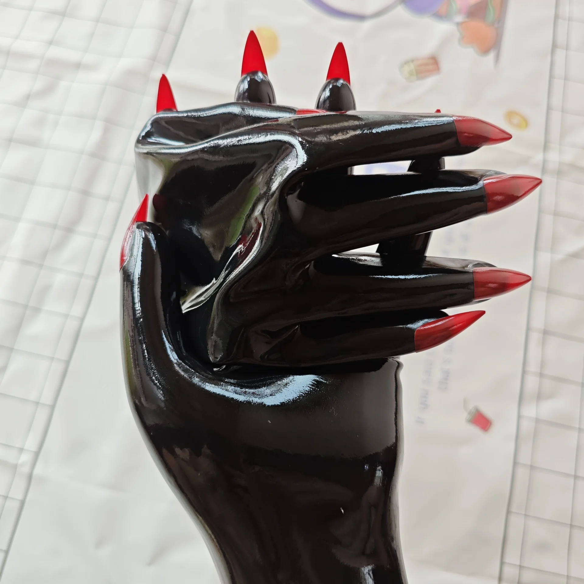 Malaysian latex kigurumi five finger sexy fit Zentai party outfit latex long gloves 1 pair of 0.4mm with sharp long nails cosplay gloves latex gloves