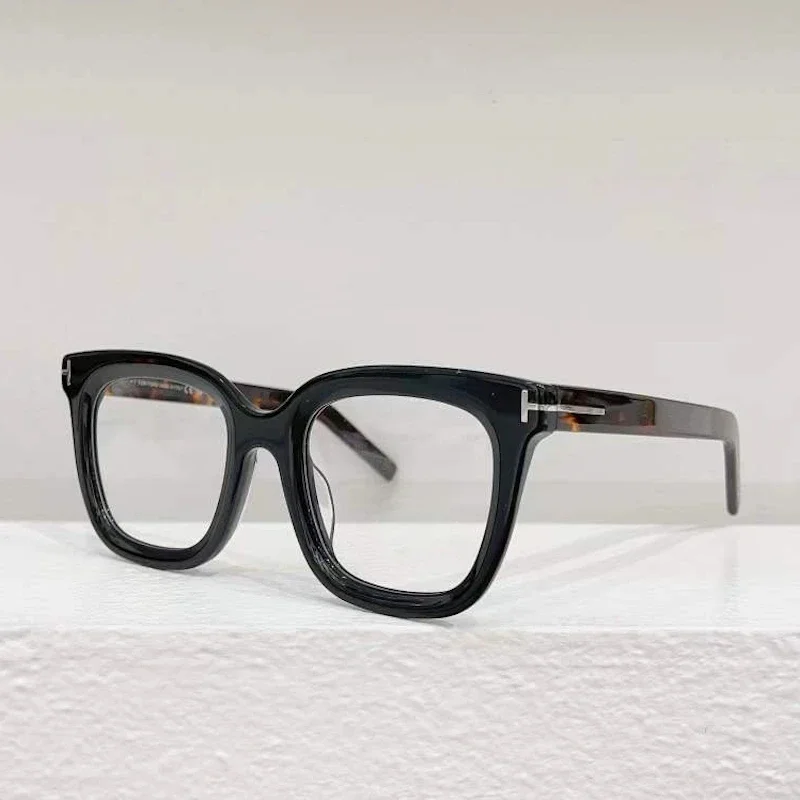 

TOMTF5880-B Square Glasses Frame 110F Men Women Trendy Designer Eyeglasses Myopia Hyperopia Presbyopia Premium Classic Eyewear