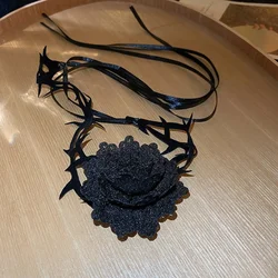 Gothic Rose Thorn Necklace - Elegant Halloween & Carnival Accessory (Black rose)