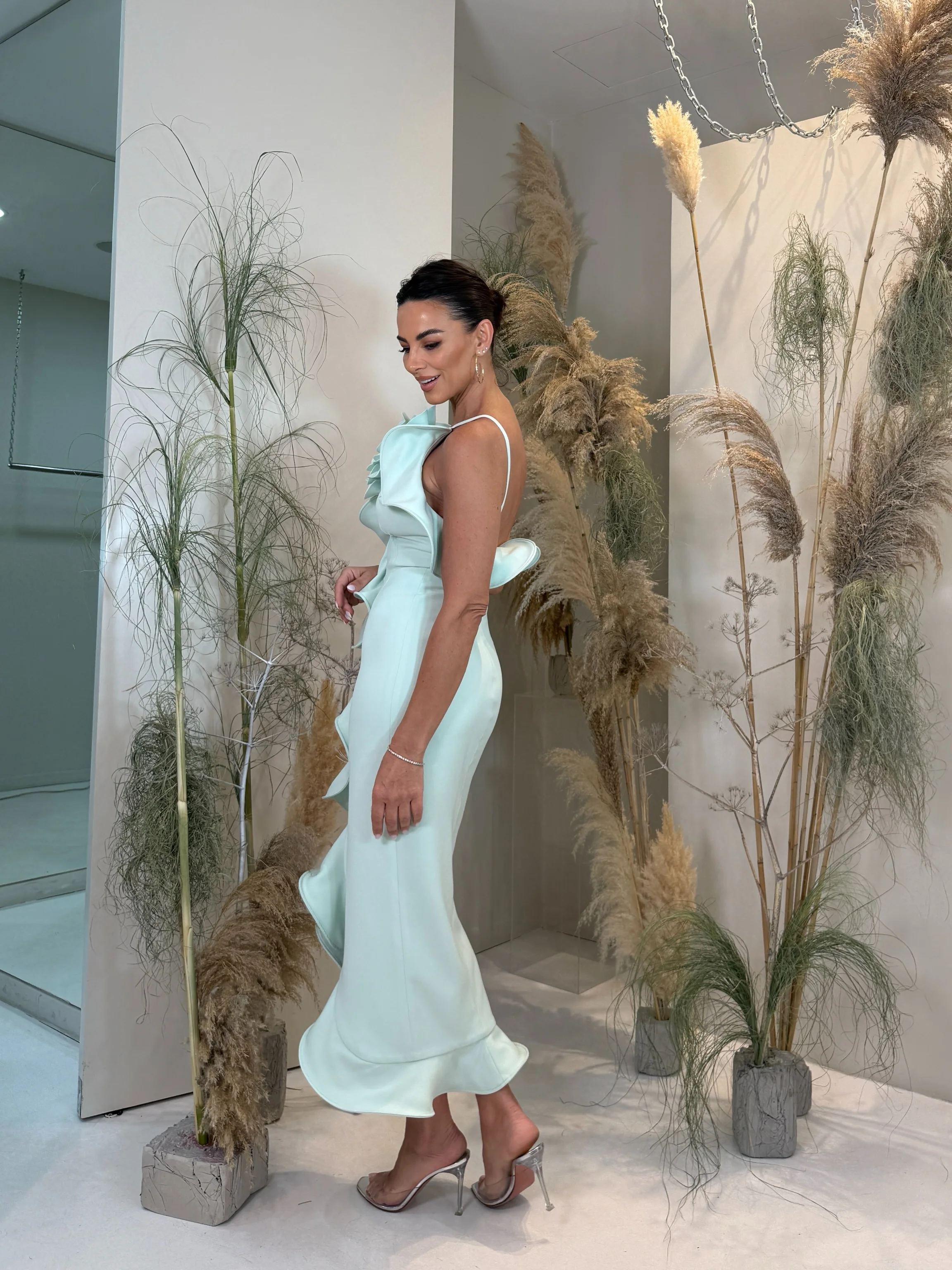 Elegante Abito Midi Verde Menta con Halter, Rose 3D e Volant, Spacco Alto, Vestito Formale Aderente per Cocktail Party e Serate, Realizzato su Misura - Image 2