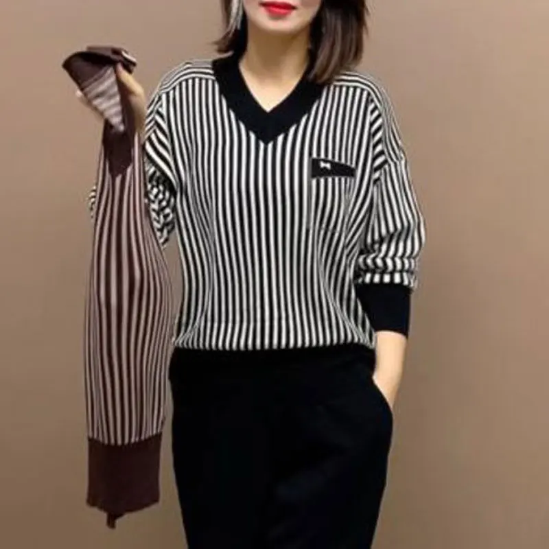 Korean Striped Fashion Patchwork Blouse Female Clothing Casual V-Neck Commute 2023 Autumn Winter Loose Long Sleeve Knitted Shirt