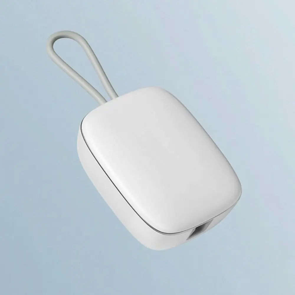 걸이용 로프가 있는 건조 살균 칫솔 상자 USB 충전 UV 칫솔 살균기 효과적이고 사용하기 쉽습니다.