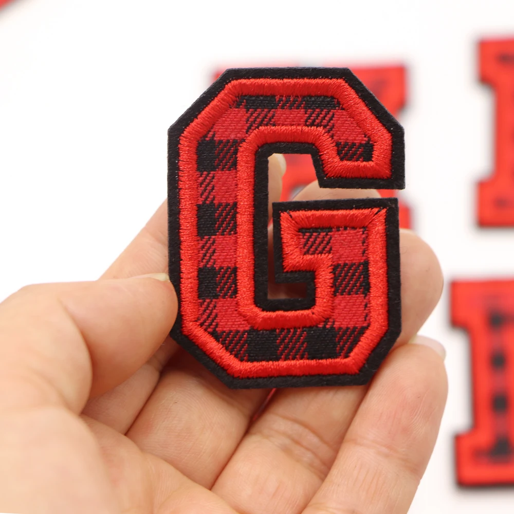 1PC Weihnachten Rot Überprüfen Bestickt Eisen Auf Nähen Auf Patch Applique Diy Name Abzeichen Alphabet Patches Für Kleidung Tasche zubehör – Detail 10