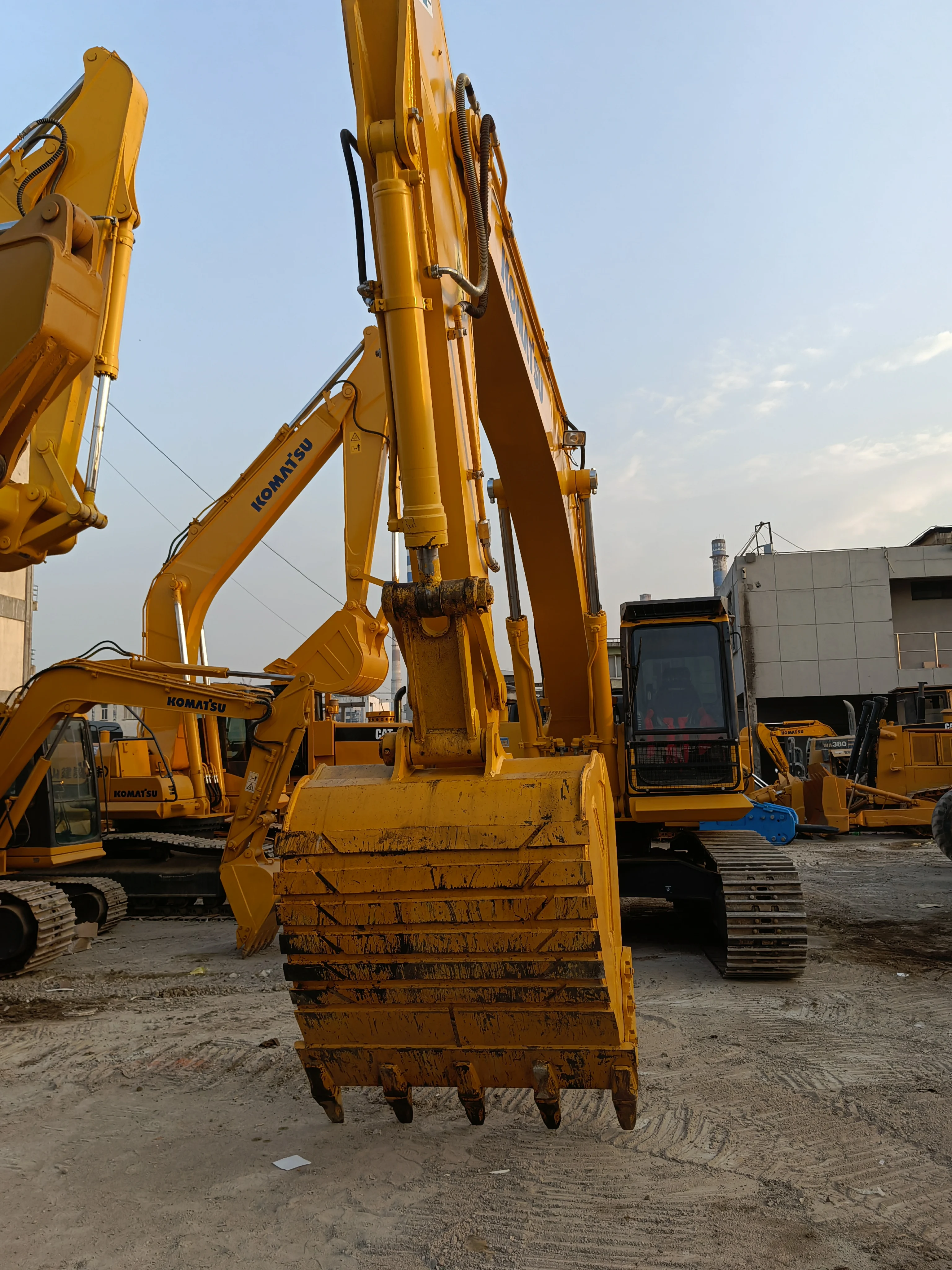 Рисунок 3 - Экскаватор komatsu для тяжелых условий эксплуатации