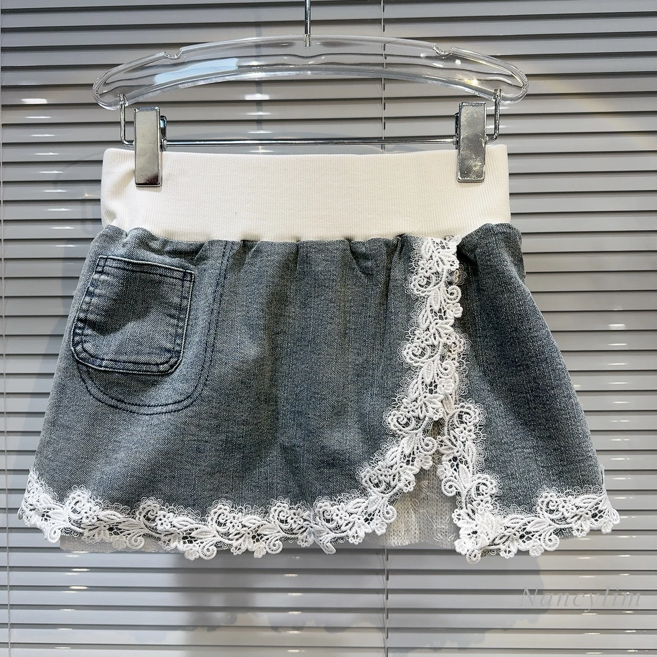 

2024 Summer New Fashion Hook Lace Slit Design Wash Denim Skirt Women's Hot Girl Style Mini Skirt Sexy Jupe