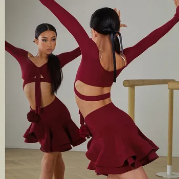 فستان بناتي أنيق بلون عنابي للعروض الراقصة — صورة 5