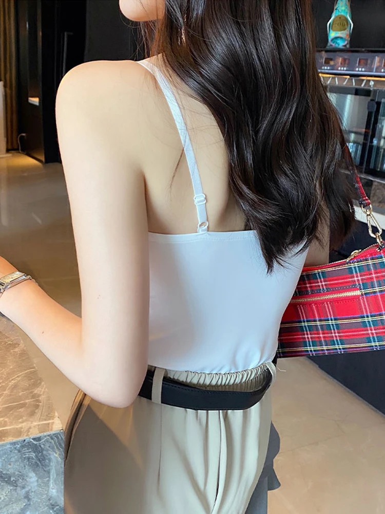 قميص قصير نسائي صيفي أبيض بدون أكمام وأشرطة رفيعة بلون سادة مع أكواب صيفية من الحرير الجليدي بحمالة مريحة 6