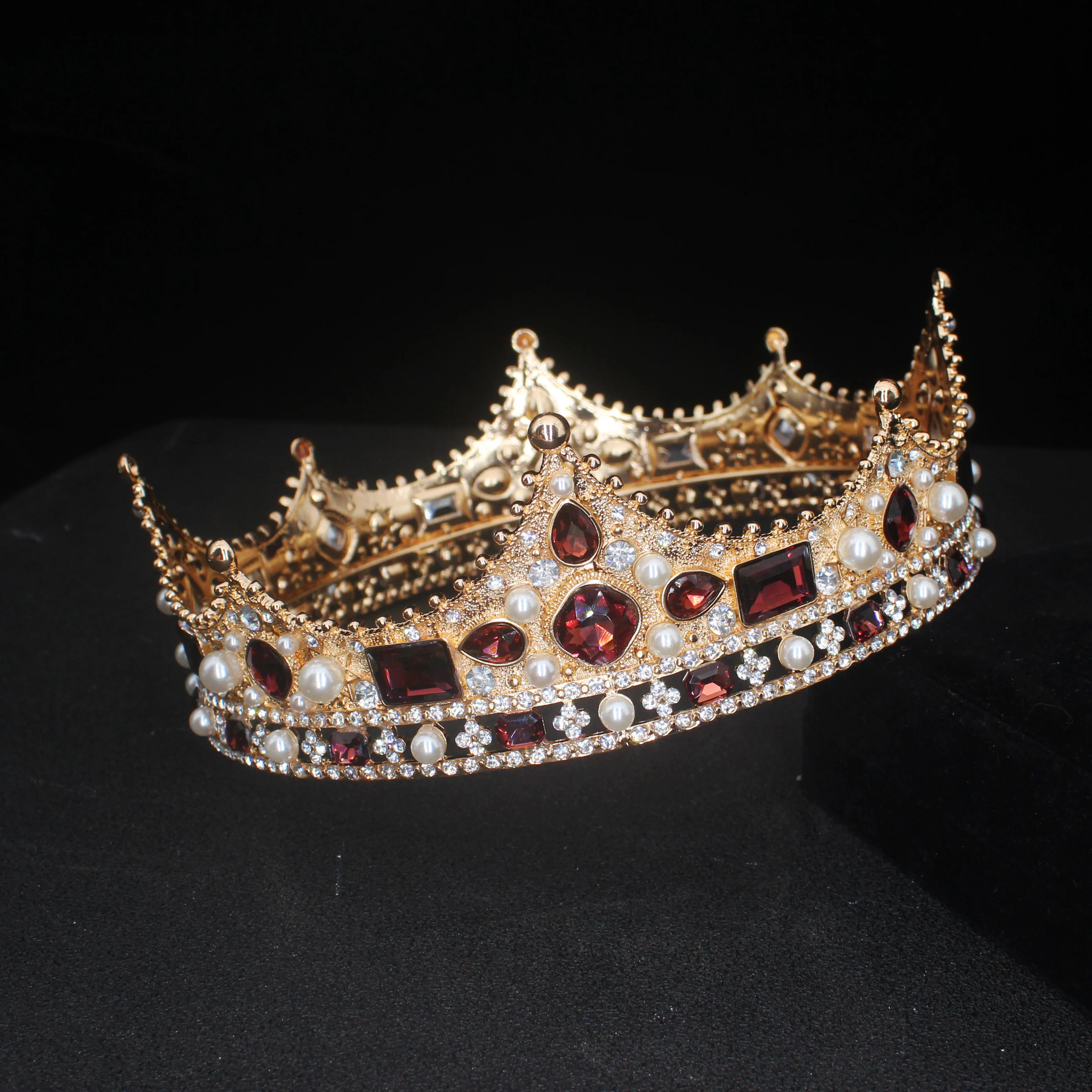 crowns  Crown decor, Expensive jewelry luxury, Kings crown