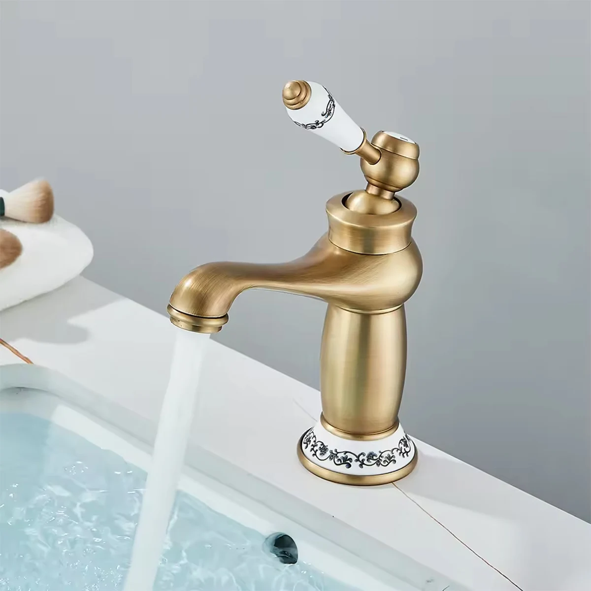 Vintage copper basin faucet modern single hole bathroom sink faucet tall and short two styles bathroom basin faucet Without pipe