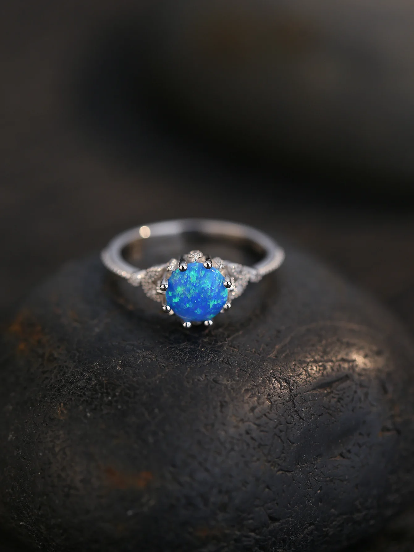 

2024 Popular European and American Australian Gem Ring S925 Sterling Silver Ring Fashion Exquisite Ring Female Ornament