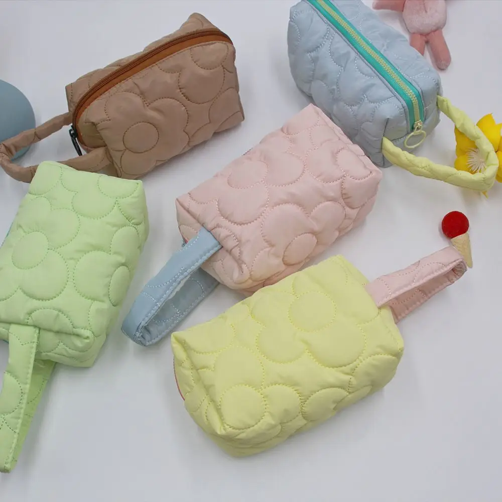 

Портативная модная вместительная косметичка конфетных цветов на молнии с цветами, сумка для хранения, сумка для туалетных принадлежностей в Корейском стиле, женская косметичка