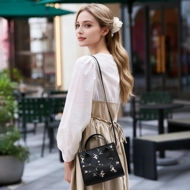 1PC Women's Fashionable Embroidered Handbag with Shoulder Strap, Suitable for Daily Commuting and Travel, New Chinese Style Bag