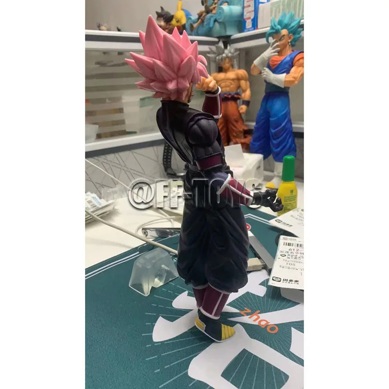 Figurine Black Goku Rosé - Manga Imperial