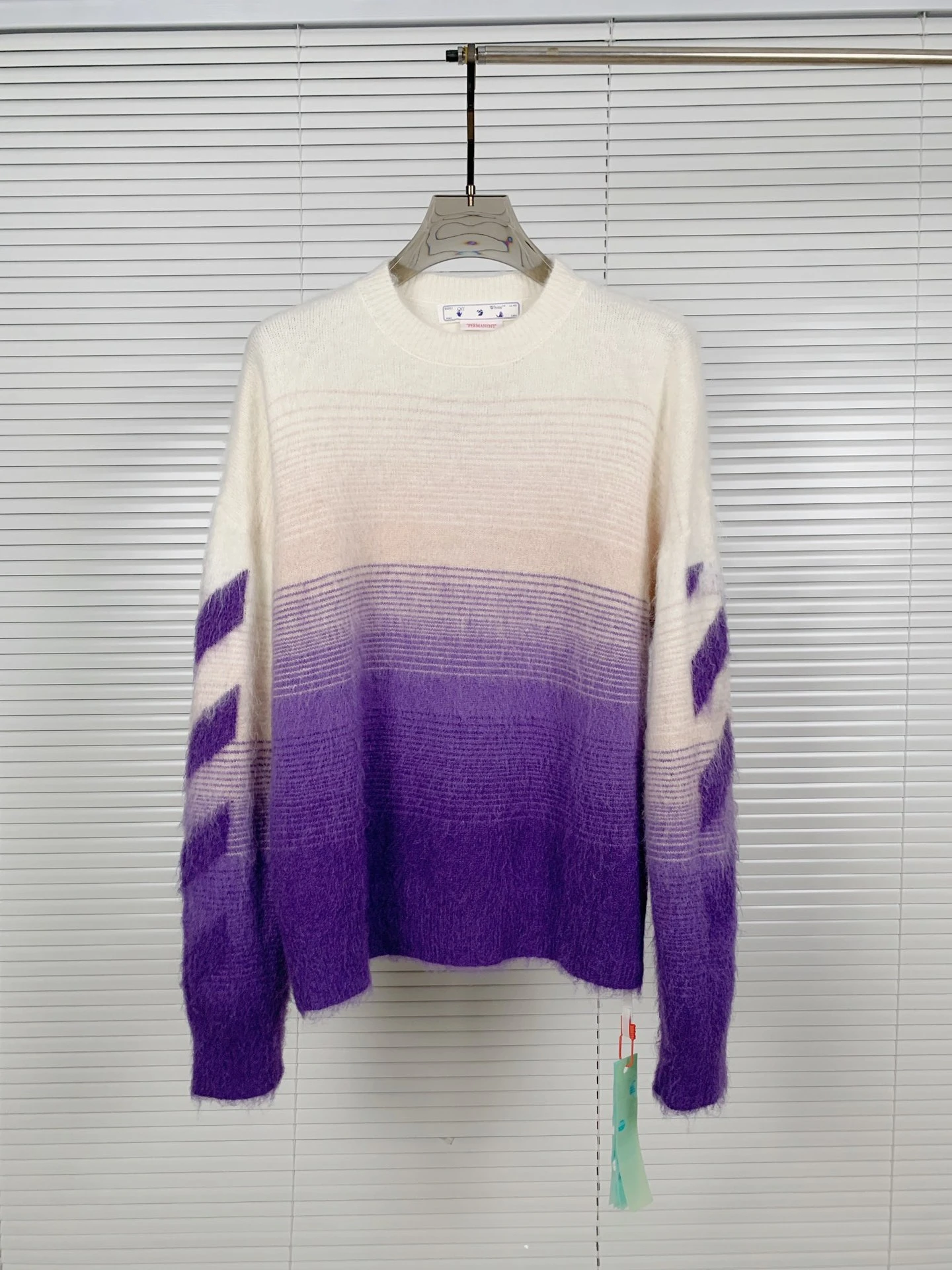 

2024 OFF fall and winter new OW Arrow Gradient Mohair Jacquard Sweater for Men and Women New Hoodie Sweater off WHITE