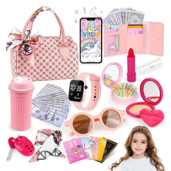 Little Girls Play Purse 1