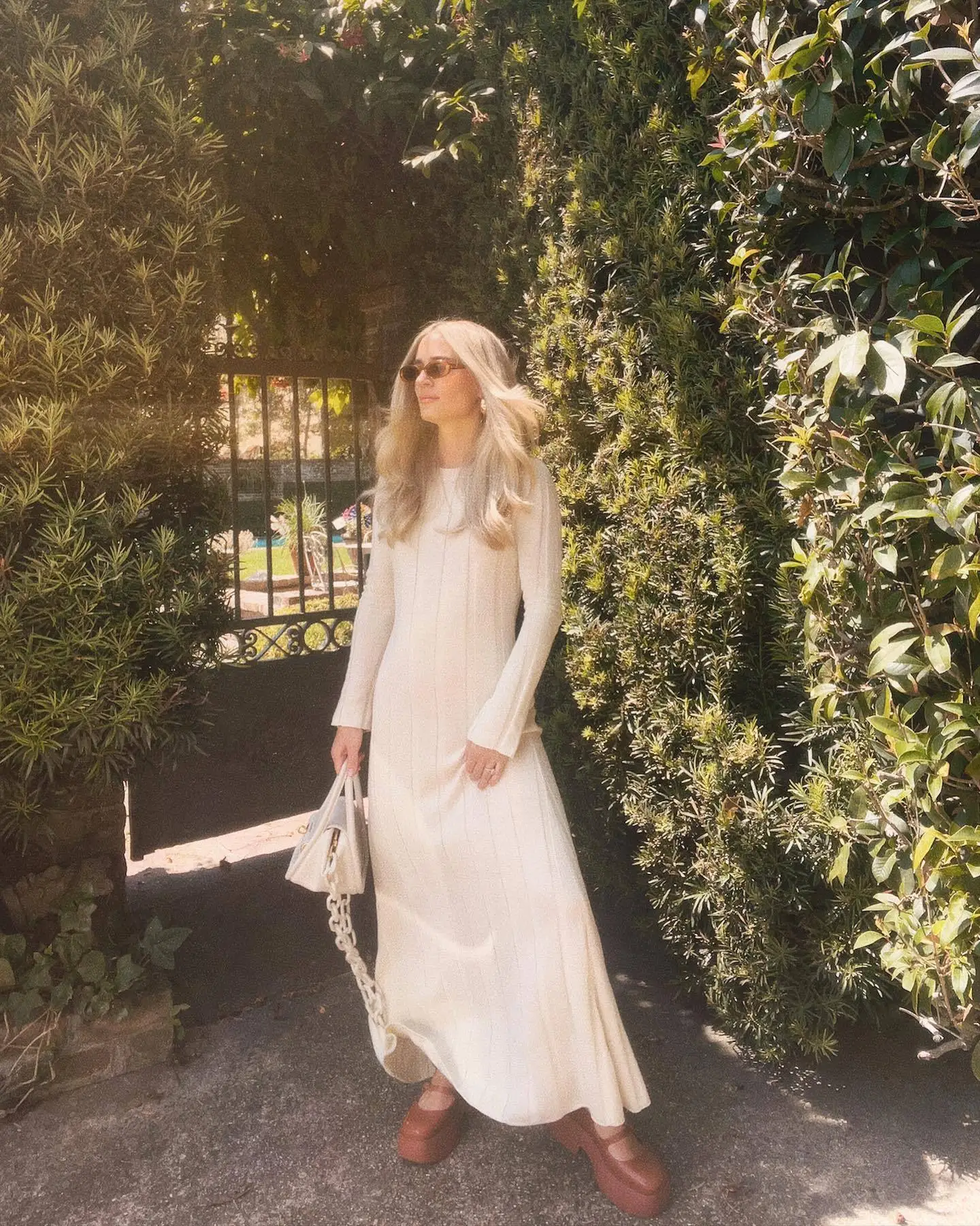 

Elegant Loose Solid Women Knitted Maxi Dress Female O-neck Long Sleeve Pleated Dresses 2023 Autumn Chic Streetwear Lady Robe