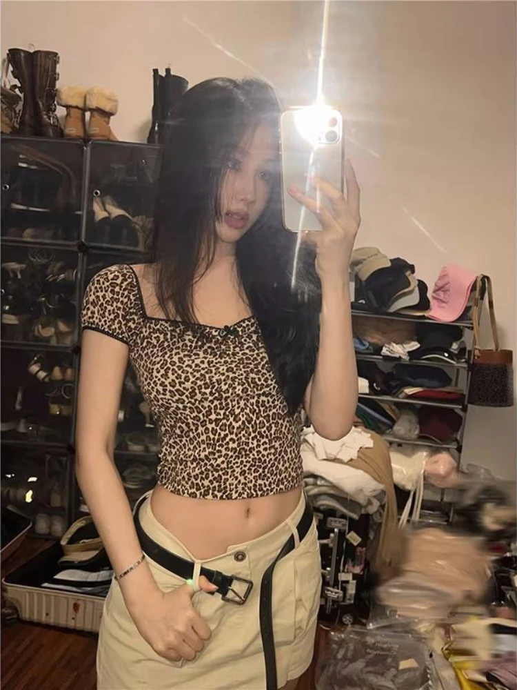 

ADAgirl Y2k Leopard Print Crop Top for Girls Coquette Tights Square Collar T-shirts Women Summer Fashion Aesthetics Harajuku Tee