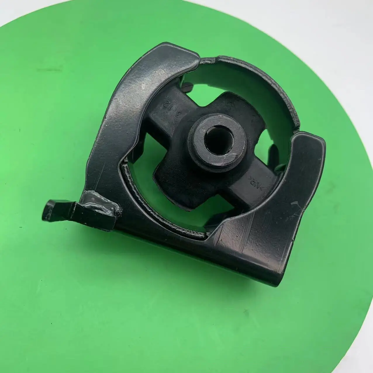 Front Engine Motor Mount for 2004-2005 Toyota RAV4 2.4L 12361-21020 A7271 R1436 EM-9081 1236121020