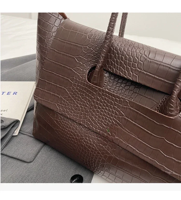 Luxury Crocodile Pattern Women’s Shoulder Tote Bag