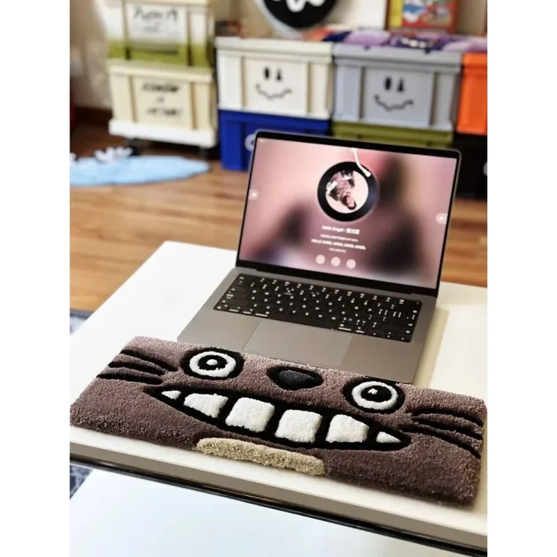 Fluff Keyboard Rug Tufting 2