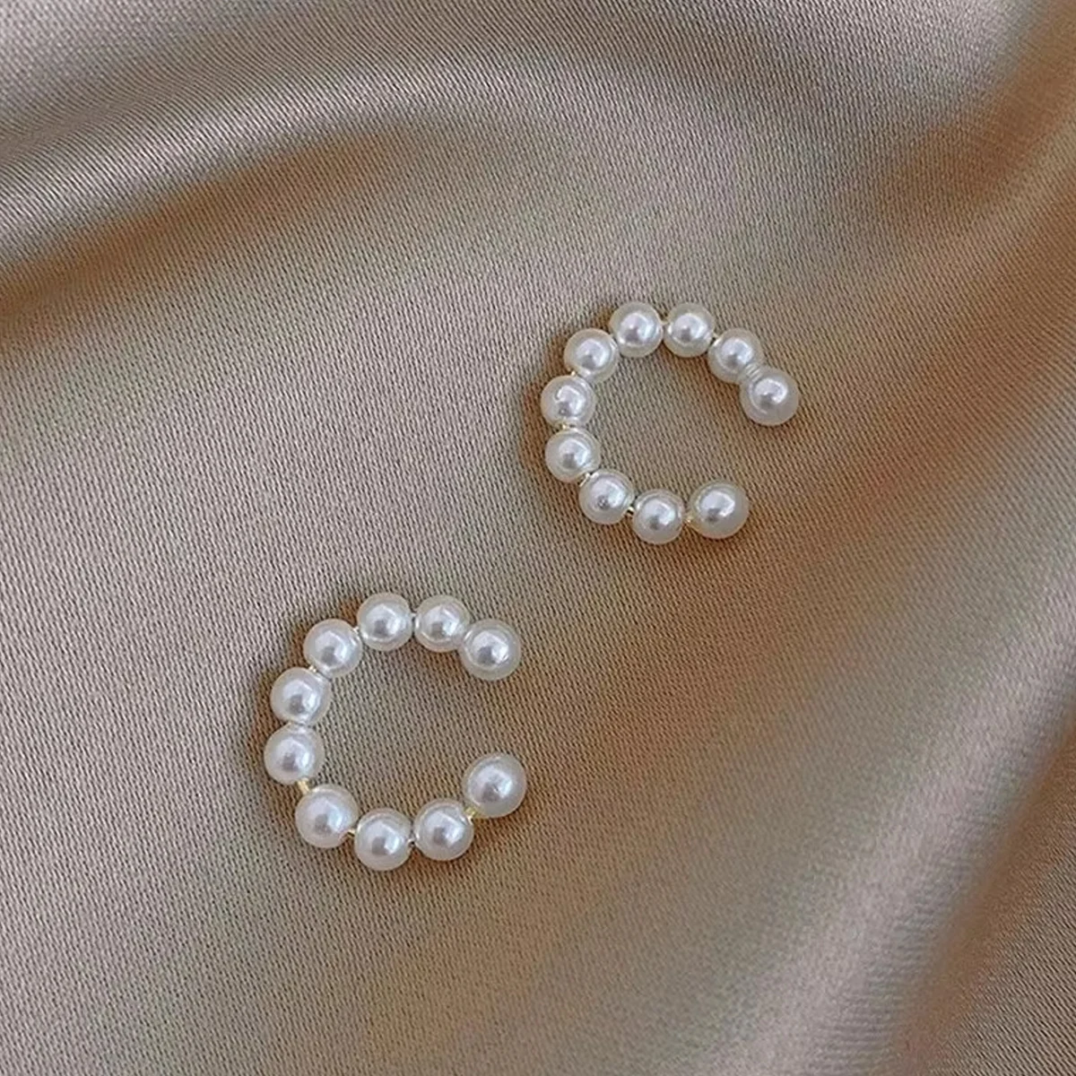 Woman's Korean Elegant Imitation Pearl Ear Cuff Clip C- shaped Earrings Non-Piercing Ear Ring Minimalist Earrings Fashion Jewelr