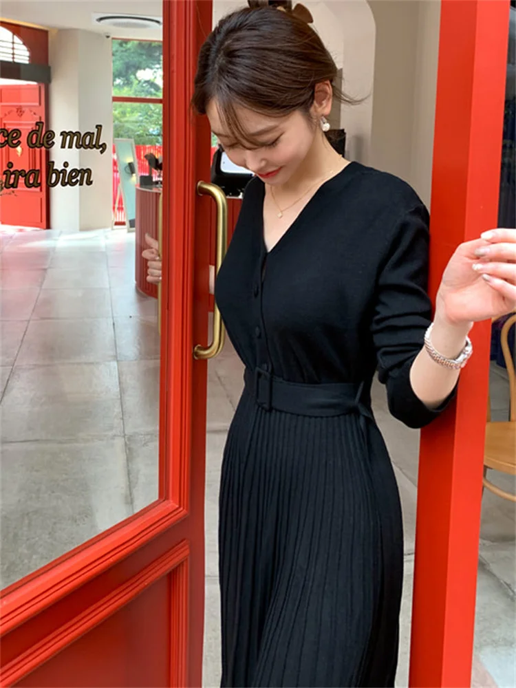 2022 New Women's Spring Autumn Temperamet Solid Color V Neck Button Belt All Match Pleated Long Dress For Fashion Y2k Clothes |