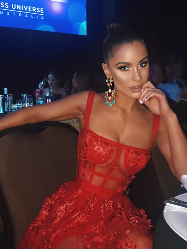 

Red Spagetti Straps Illusion Evening Dress Lace vestidos de festa Applique Islamic Dubai Kaftan Saudi Arabic Evening Gown