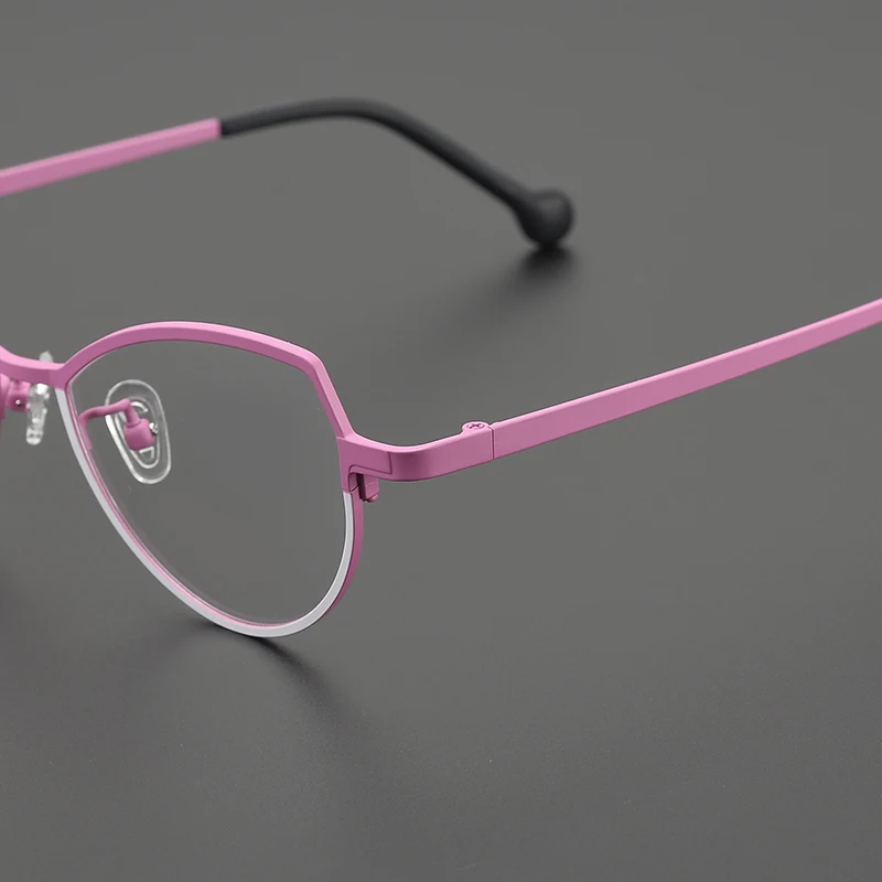 Nobler Eyeglasses in Daily Use