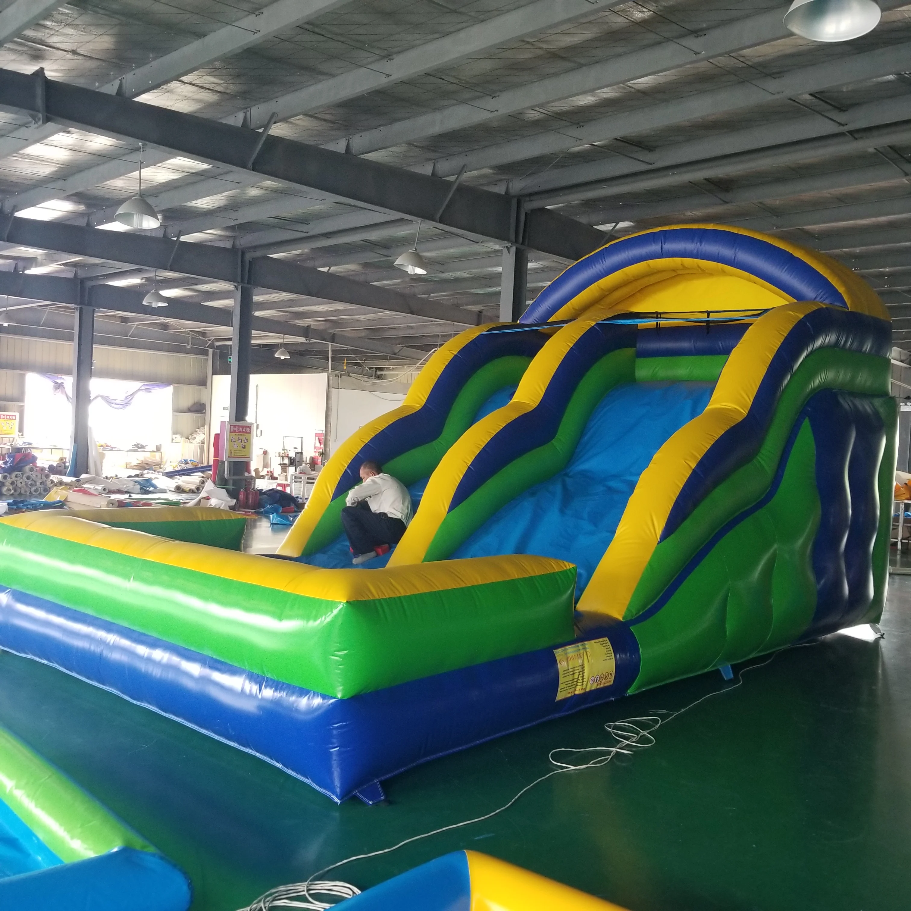 

Outdoor Inflatable Land Dry Slide with Clawn Design for Kids Jumping Game