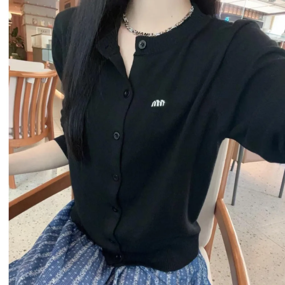 

Women's Sweater Tops Autumn Round Neck Knitted Cardigan With Small Letter Printing Simple Casual And Versatile Top Clothing
