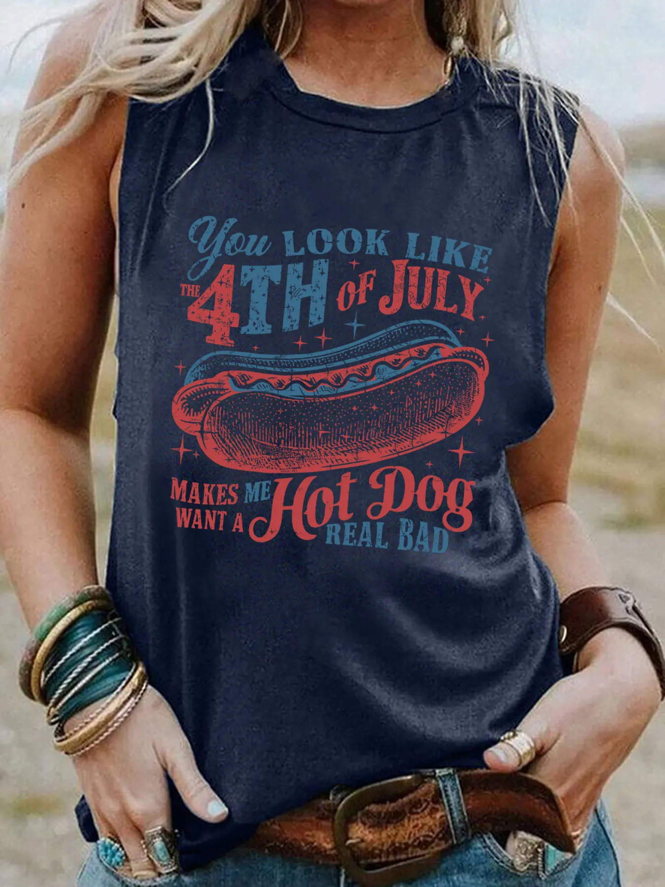 

Футболка с надписью «You Look Like The 4 Of July»
