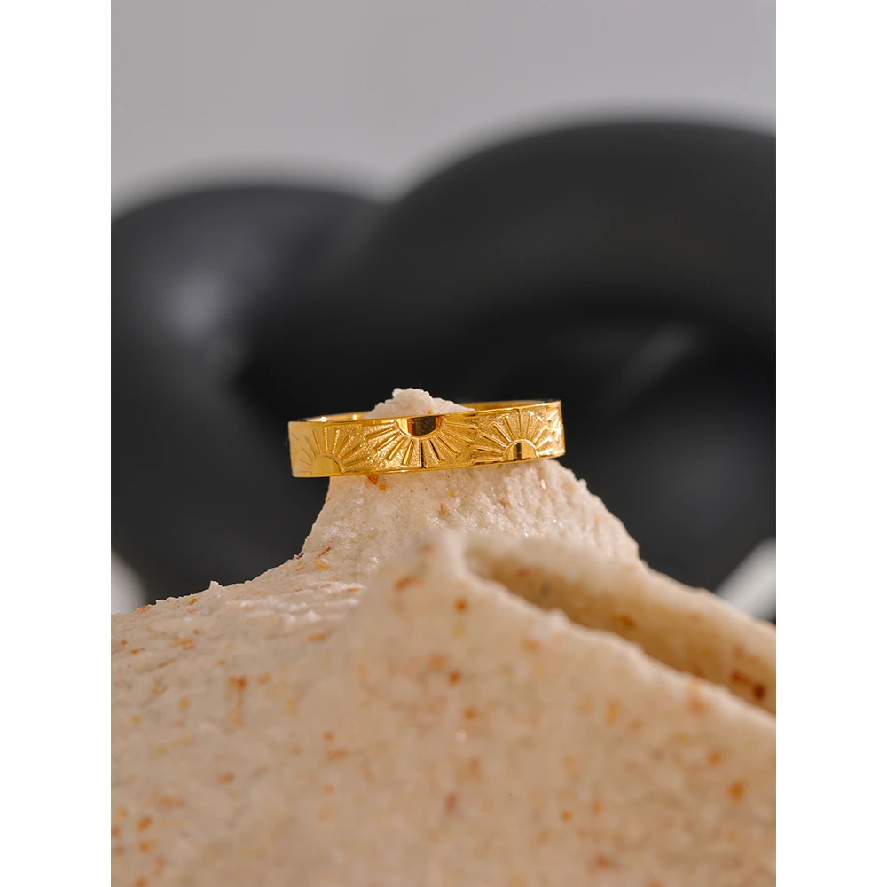 Yhpup Minimalist Stainless Steel Sun Round Finger Ring