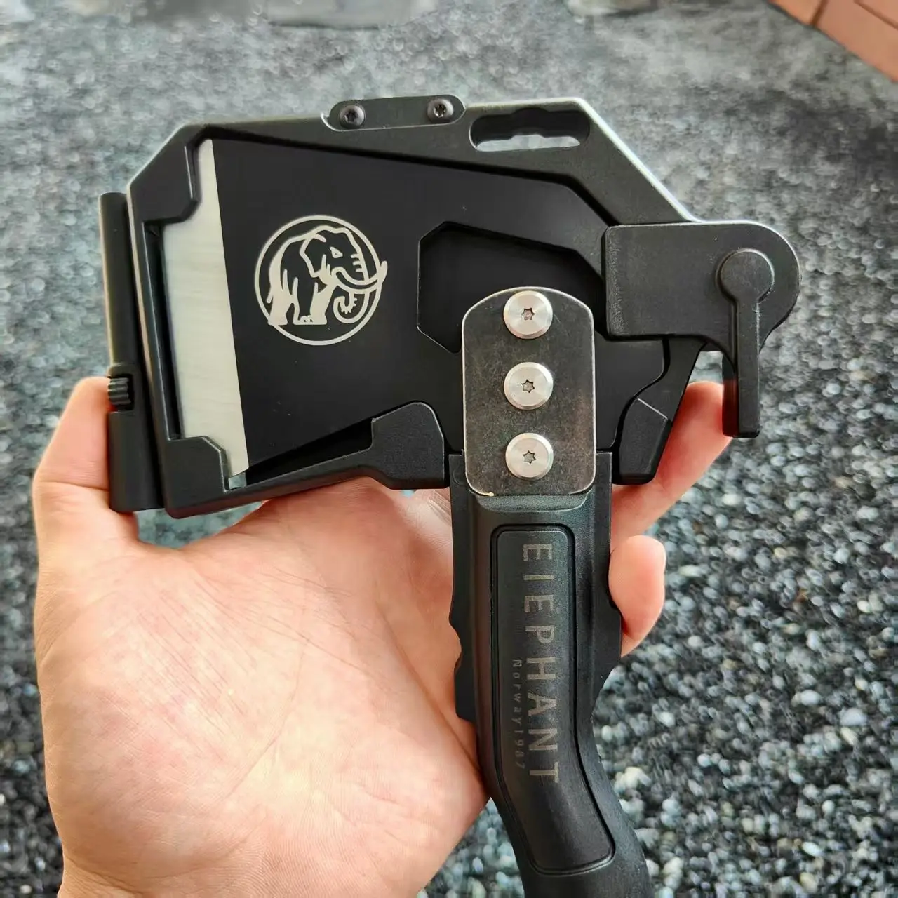 Tactical Survival Mountain Axe 2