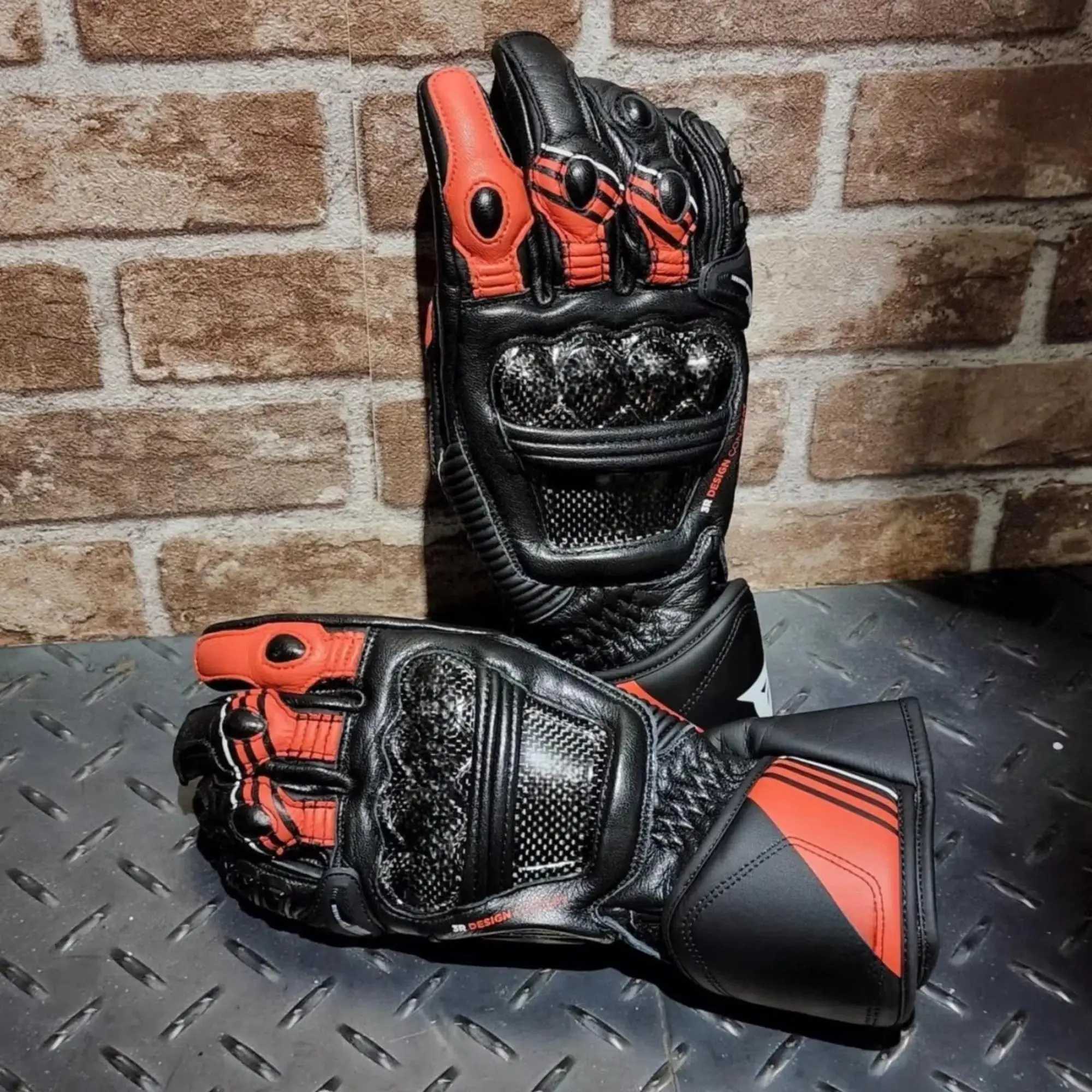 Motorcycle Gloves Carbon Fiber Motocross Racing Glove Cowhide Moto Gloves Men Breathable Guantes Moto Four Seasons D