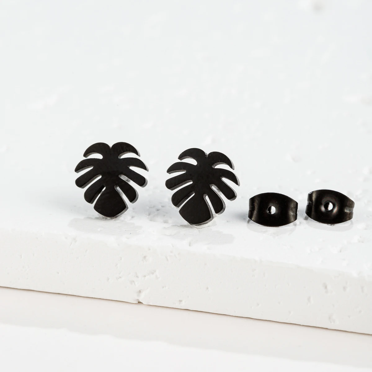 Orecchini A Bottone Con Foglia D'Argento, Design Naturale, Leggeri, 3,5x2,3 Cm, In Rame