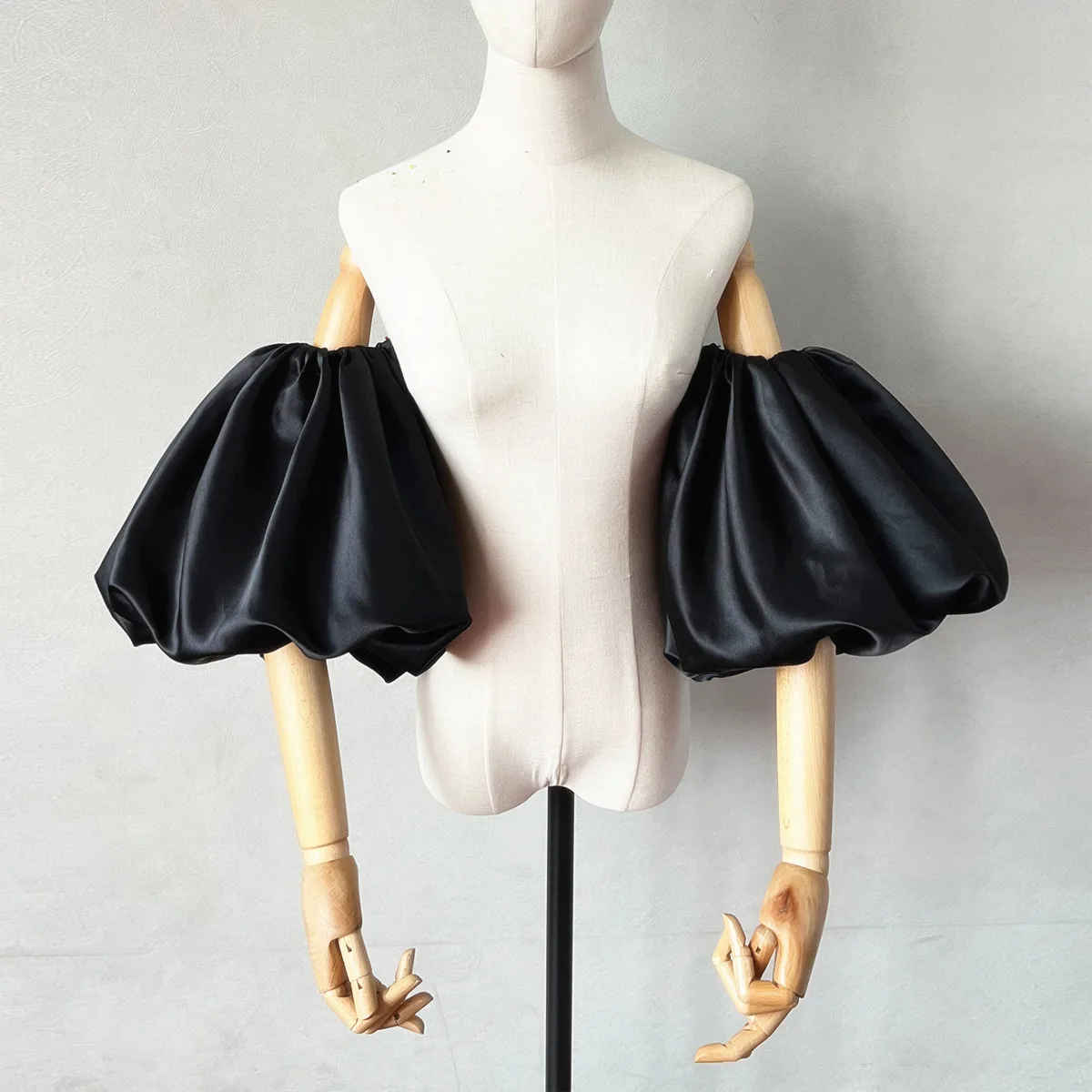 Female Extra Long Big Laceness Cuffs Lace Loose Black Party Evening Women Gloves Touchscreen Ladies Mittens