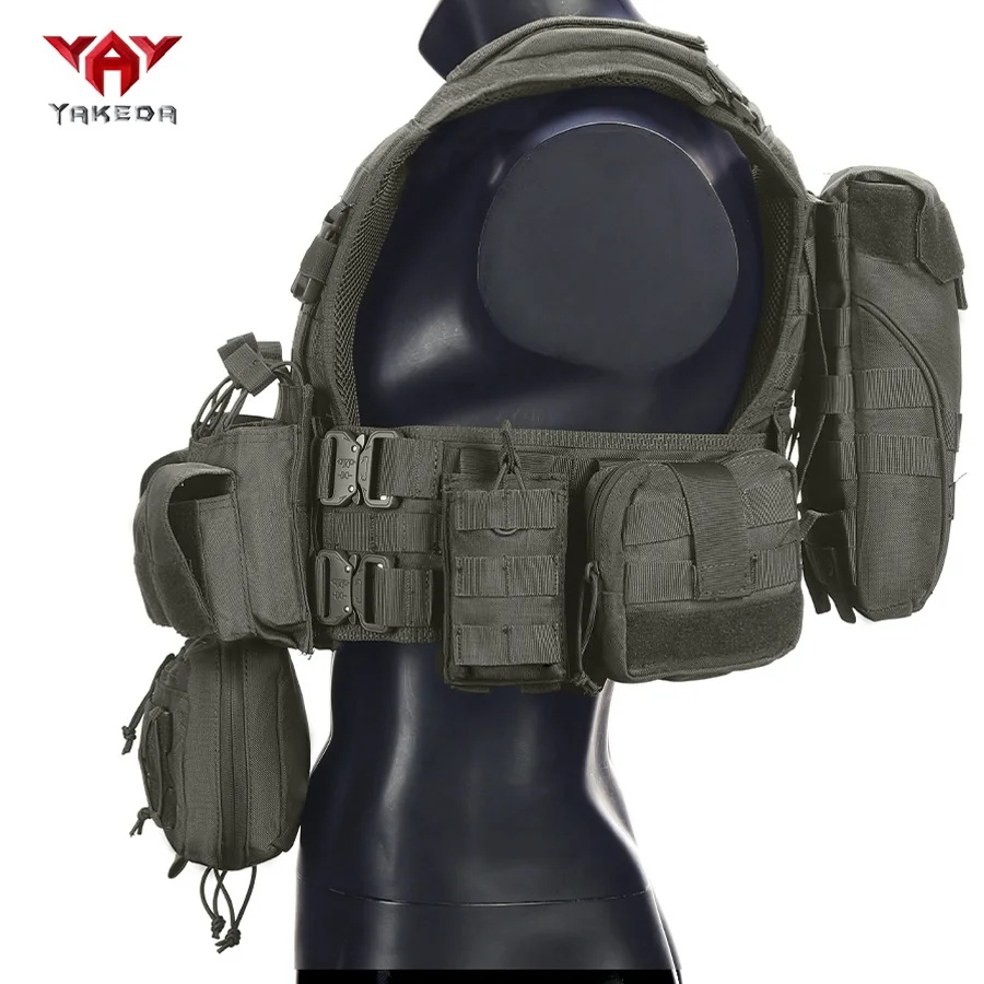 Hunting Vest with Triple Equipment Bag for Outdoor Use